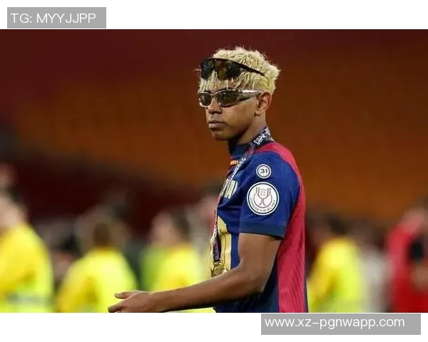 亚马尔尽管耻骨伤病未愈仍坚持训练展现顽强斗志 亚马尔尽管耻骨伤病未愈仍坚持训练展现顽强斗志