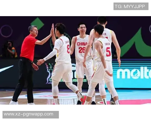 国足模仿男篮模式引发担忧男篮从巅峰跌入低谷的启示