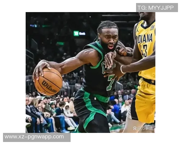 杰伦布朗半场高效得分27分继续展现超巨风采